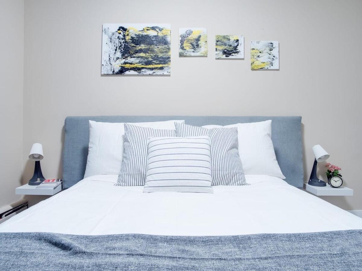 Gorgeous 2Br Condo W Parking Patio Coffee! คาลการี ภายนอก รูปภาพ