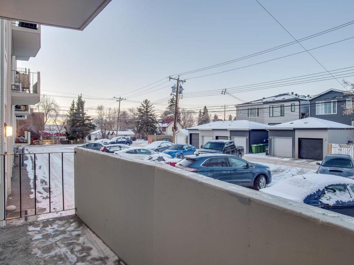 Gorgeous 2Br Condo W Parking Patio Coffee! คาลการี ภายนอก รูปภาพ